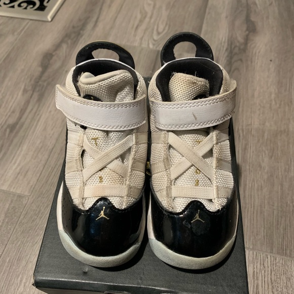 Nike Jordan Retro 11 size toddler 8c - Picture 2 of 8